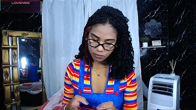 Hillary queen online show from 1, 11, 2025