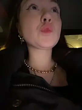 Snapshot of Peachy_Dream chatting on 9, 2, 2026 Peachy Dream online show from 9, 2, 2026