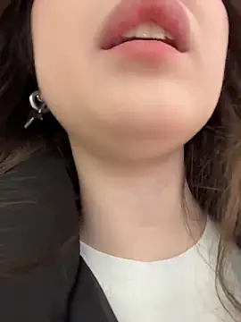 Snapshot of Peachy_Dream chatting on 27, 2, 2026 Peachy Dream online show from 27, 2, 2026