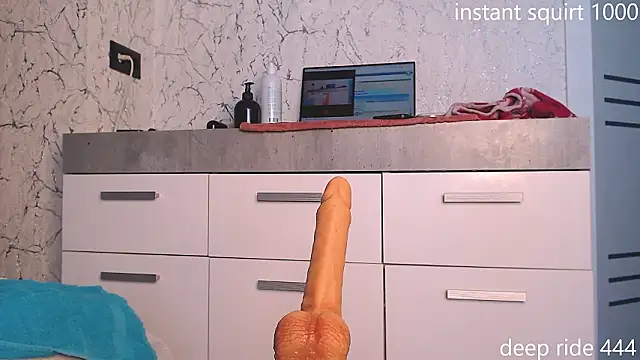 Simplegirl1997 online show from 6, 2, 2026