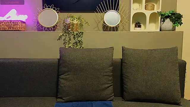 AyreenMoore online show from 9, 12, 2024