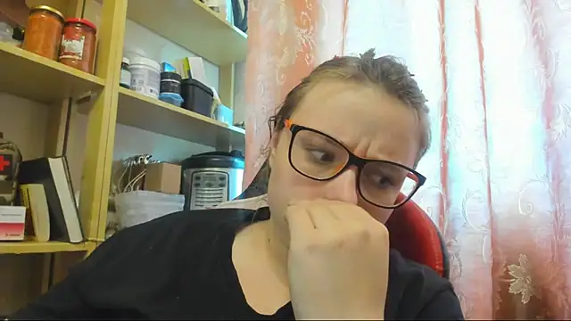 Seductive She Wolf online show from 3, 6, 2026