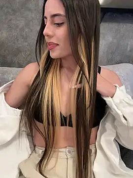 Snapshot of AbyThompson chatting on 7, 2, 2025 AbyThompson online show from 7, 2, 2025