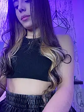 Snapshot of AbyThompson chatting on 18, 3, 2025 AbyThompson online show from 18, 3, 2025