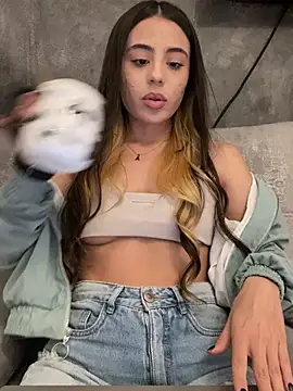 Snapshot of AbyThompson chatting on 23, 3, 2025 AbyThompson online show from 23, 3, 2025