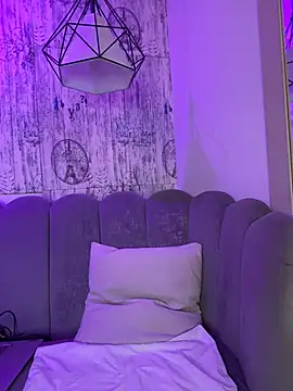 AbyThompson online show from 4, 3, 2026