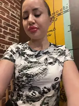 Snapshot of beautydiamond chatting on 5, 2, 2026 beautydiamond online show from 5, 2, 2026