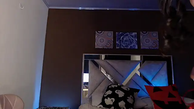 SophiaJoliebm online show from 23, 10, 2025