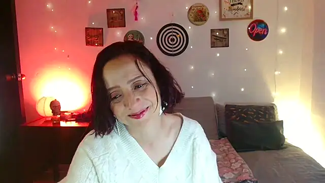 Snapshot of catalinamommyx chatting on 15, 7, 2026 catalinamommyx online show from 15, 7, 2026
