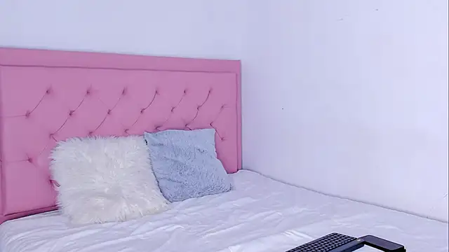 Snapshot of _violetadulce chatting on 30, 10, 2025  violetadulce online show from 30, 10, 2025