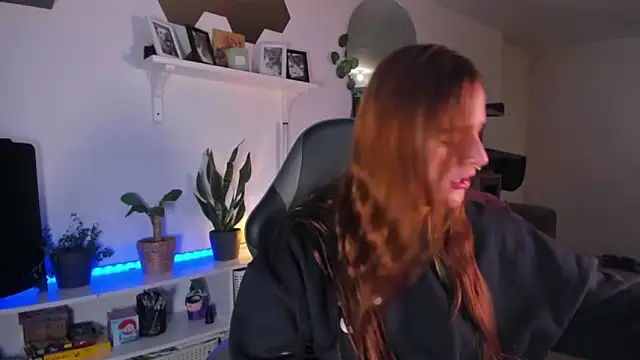 Snapshot of evy_orange1 chatting on 3, 2, 2026 evy orange1 online show from 3, 2, 2026