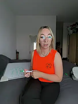 Snapshot of Giuliana_baby chatting on 5, 4, 2026 Giuliana baby online show from 5, 4, 2026