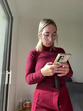 Snapshot of Giuliana_baby chatting on 16, 4, 2026 Giuliana baby online show from 16, 4, 2026