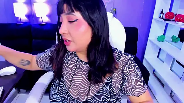 Snapshot of Emma_monserrat chatting on 2, 5, 2026 Emma monserrat online show from 2, 5, 2026