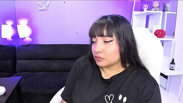 Snapshot of Emma_monserrat chatting on 28, 5, 2026 Emma monserrat online show from 28, 5, 2026