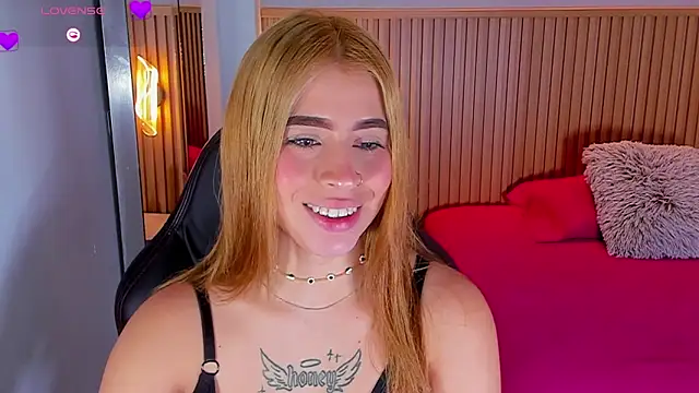 LUCYAMARS1 online show from 23, 10, 2025