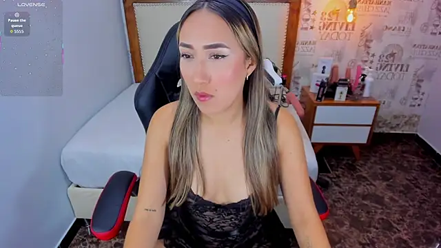 Snapshot of CAMILAGRAY chatting on 15, 5, 2026 CAMILAGRAY online show from 15, 5, 2026