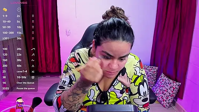 Snapshot of Sharon_hils chatting on 26, 12, 2024 Sharon hils online show from 26, 12, 2024