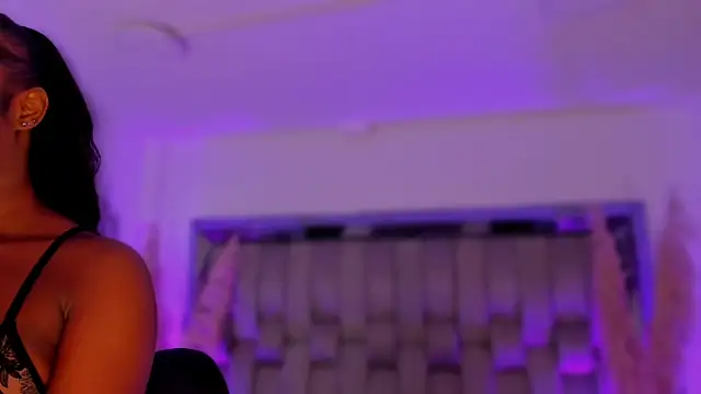 ChaynnaCooper online show from 10, 2, 2026