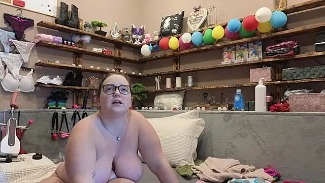 Kimberly-Caprice online show from 11, 2, 2025
