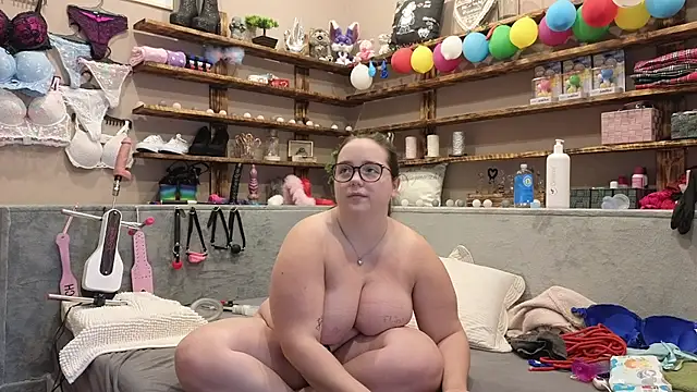 Kimberly-Caprice online show from 15, 2, 2025