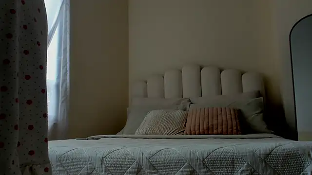 Snapshot of evely_coelloo chatting on 14, 11, 2025 evely coelloo online show from 14, 11, 2025