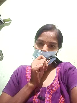 Snapshot of anusiya01 chatting on 17, 11, 2025 anusiya01 online show from 17, 11, 2025