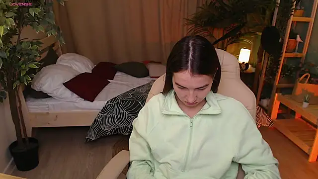 Bellla Haddid online show from 20, 11, 2025