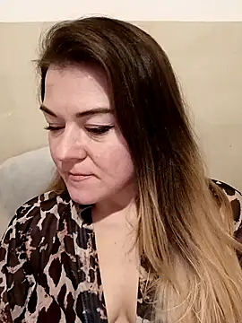 LunikaLunaX online show from 10, 2, 2025