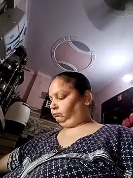 Snapshot of Kavya_kapoor chatting on 17, 5, 2026 Kavya kapoor online show from 17, 5, 2026