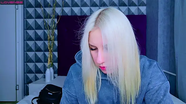 Snapshot of NellyStorm chatting on 19, 2, 2025 NellyStorm online show from 19, 2, 2025