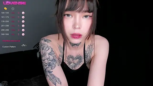 Snapshot of Dark_Ester chatting on 3, 10, 2025 Dark Ester online show from 3, 10, 2025