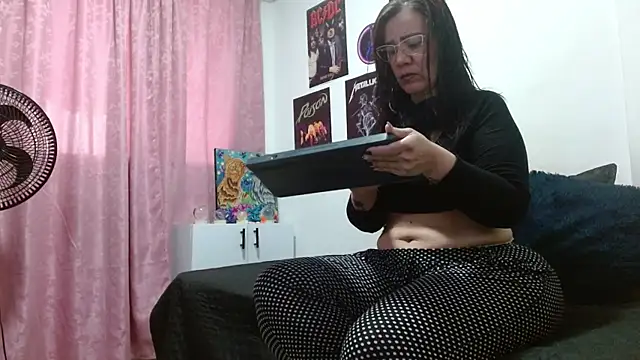 scarlett  morgan online show from 27, 10, 2025