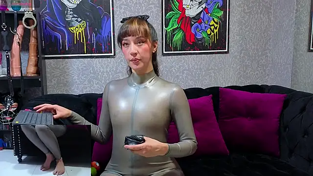 CamiilaMarti online show from 12, 9, 2025