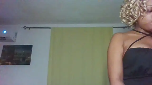 Snapshot of thekelliecapri chatting on 3, 7, 2026 thekelliecapri online show from 3, 7, 2026