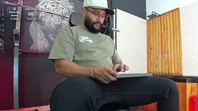 Snapshot of Luke__09 chatting on 2, 4, 2026 Luke 09 online show from 2, 4, 2026