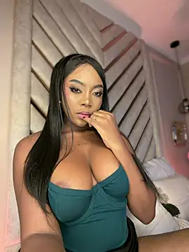 Snapshot of Lola_King chatting on 8, 7, 2026 Lola King online show from 8, 7, 2026
