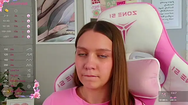 Snapshot of AliceBrayan chatting on 6, 3, 2025 AliceBrayan online show from 6, 3, 2025