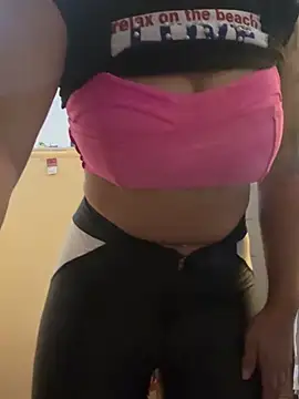 Snapshot of Gabizinhagirls chatting on 4, 3, 2025 Gabizinhagirls online show from 4, 3, 2025