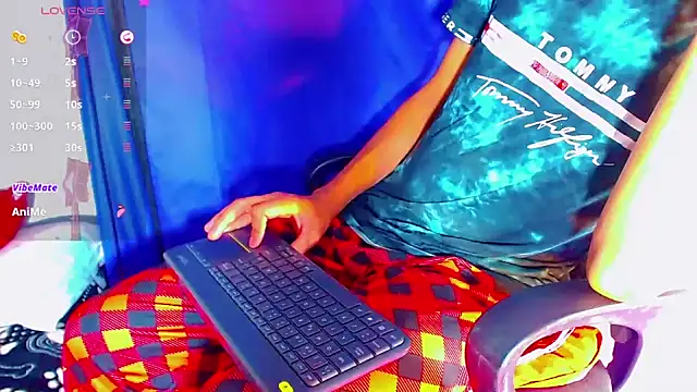 Snapshot of nicol_gill_ chatting on 16, 12, 2024 nicol gill online show from 16, 12, 2024