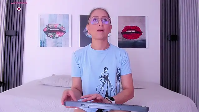 Angela donnato online show from 11, 4, 2026