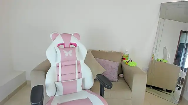 Snapshot of Charlotte_cowell_sub1_ chatting on 23, 2, 2025 Charlotte cowell sub1 online show from 23, 2, 2025