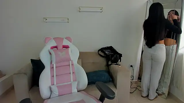 Snapshot of Charlotte_cowell_sub1_ chatting on 28, 10, 2025 Charlotte cowell sub1 online show from 28, 10, 2025