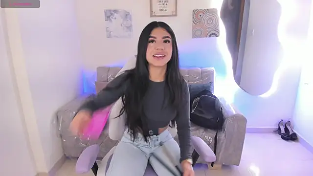 Snapshot of Charlotte_cowell_sub1_ chatting on 2, 12, 2025 Charlotte cowell sub1 online show from 2, 12, 2025