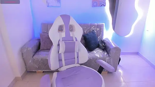 Snapshot of Charlotte_cowell_sub1_ chatting on 13, 12, 2025 Charlotte cowell sub1 online show from 13, 12, 2025