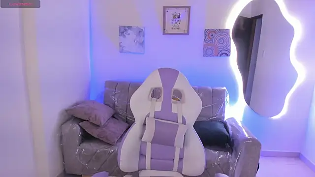 Snapshot of Charlotte_cowell_sub1_ chatting on 17, 12, 2025 Charlotte cowell sub1 online show from 17, 12, 2025