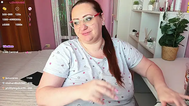 Snapshot of lovely_adelle chatting on 7, 3, 2025 lovely adelle online show from 7, 3, 2025