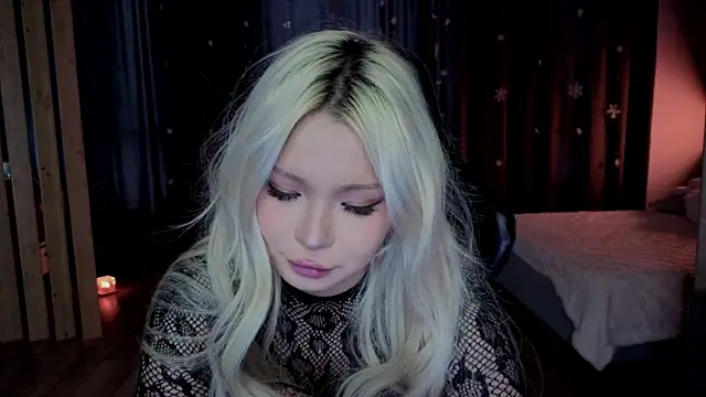 Snapshot of RileyMee chatting on 6, 2, 2026 RileyMee online show from 6, 2, 2026