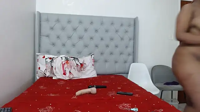 Candy Love 18 online show from 28, 1, 2025