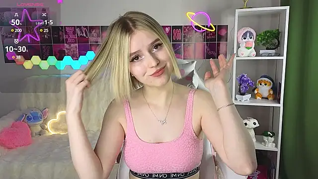 Snapshot of Dragonwind chatting on 15, 2, 2025 Dragonwind online show from 15, 2, 2025